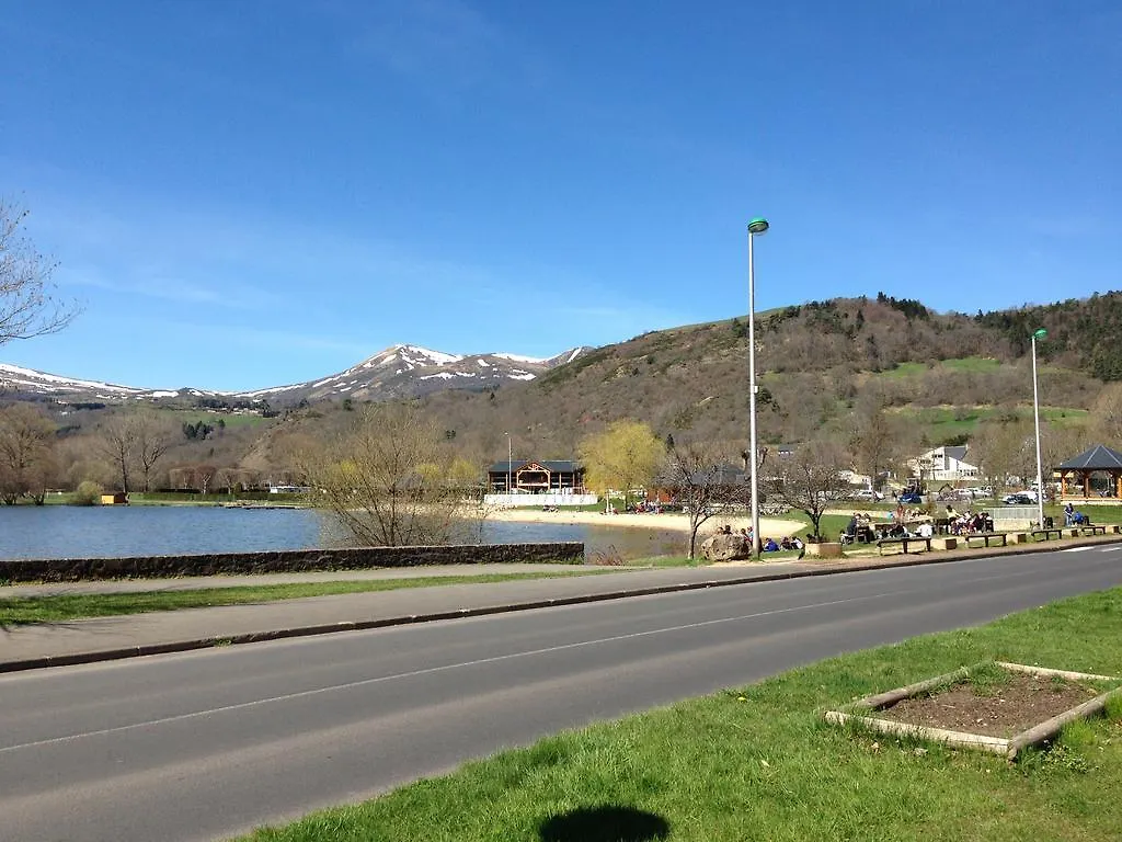 Hotel Bellevue Chambon-sur-Lac 2*,