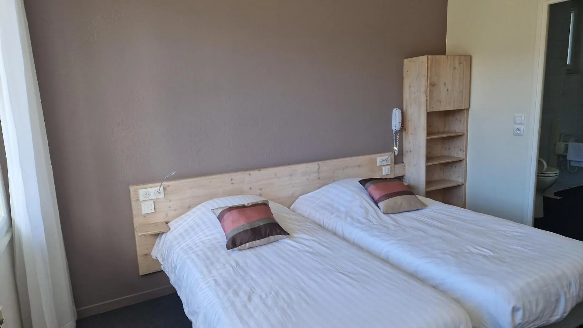 Hotel Bellevue Chambon-sur-Lac 2*,  Frankrijk